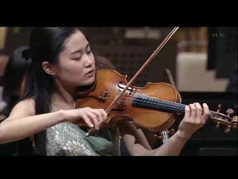 Sayaka Shoji plays Tchaikovsky : Violin Concerto in D major, Op.35