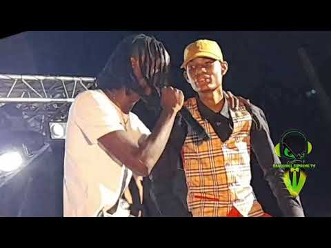 Ziddy Buss Di Place While Dancing To Laa Lee Songs | Laa Lee & Ziddy Live Pon Di Plaza