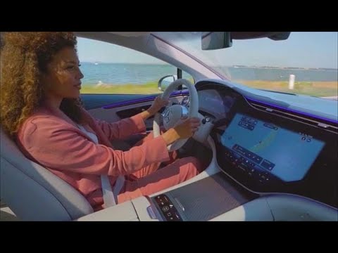 Mercedes-Benz 2022 EQE 350  Road Girls