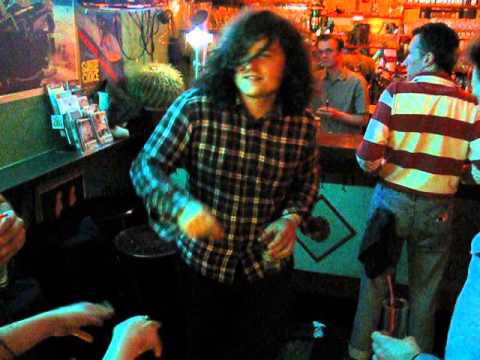 The Pussywarmers & Reka going wild in Paris ♡