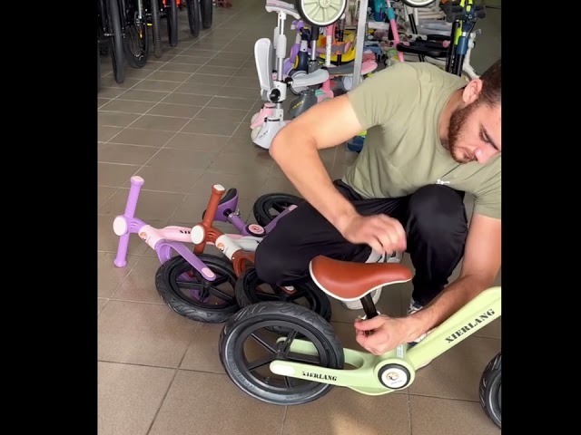 Дитячий біговел MUSTANG Розмір коліс 12 Зелений