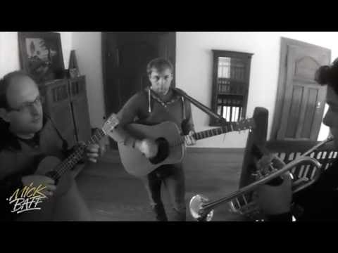 Frühstücksjam in der verlassenen Villa