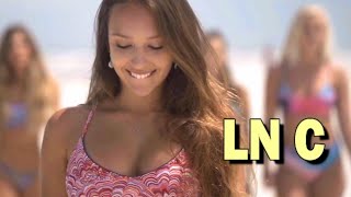 Heart - There&#39;s The Girl (lyrics on screen)