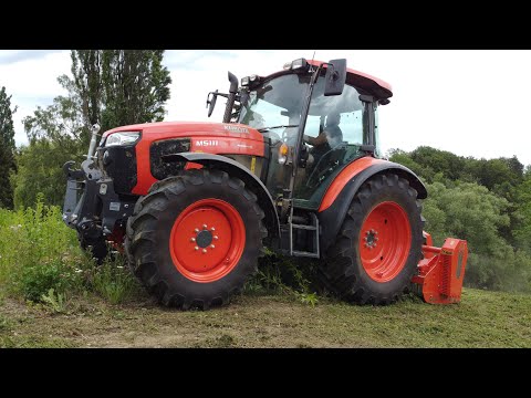 Kubota M 5111 mit Tierre Pantera 230 beim Mulchen