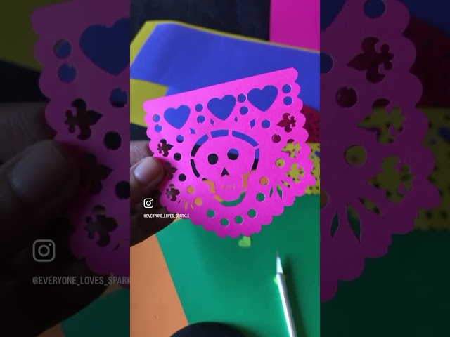 Vídeo relacionado con HOWAF 42 Ft Pancartas del Día De Los Muertos Decoracion, Banderas Día de Los Muertos Fiesta Mexicana Dia De Los Muertos Garland Banderas de Fiesta Mexicana para Pancarta Halloween Decoracion, B