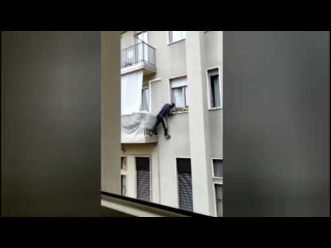 ladro alla finestra furto