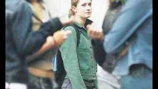 Allein vor dem Spiegel