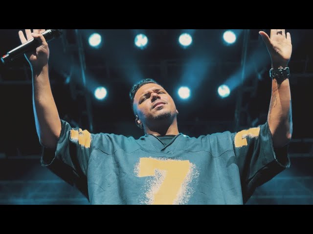 SORRISO MAROTO - ESPAÇO HALL