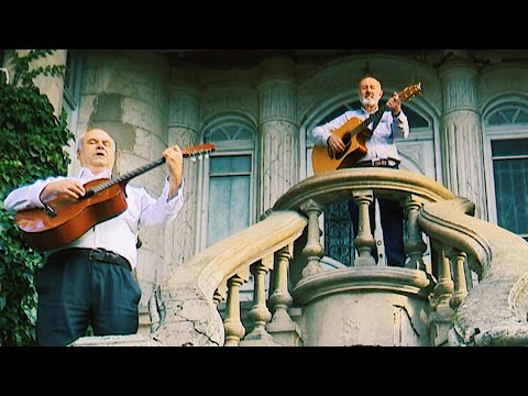 Serenata Korçare 2025: Kolazh Magjepsës Mes Rrugicave dhe Trashëgimisë -  Këndon Agim & Nardi