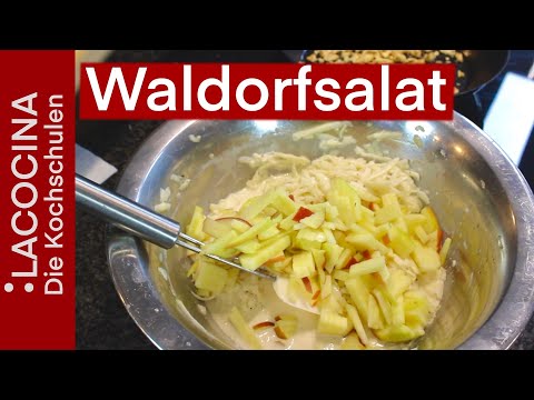 Waldorfsalat - die perfekte Beilage zum Grillen oder als leichtes Mittagessen | La Cocina