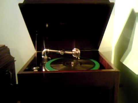 Vernon Dalhart- Oh! Bury Me Out On The Prairie