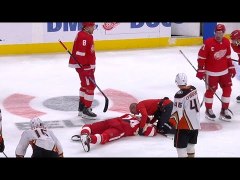 Radko Gudas open ice hit on Klim Kostin - Klim Kostin Scary Injury - NHL - Klim Kostin Injury