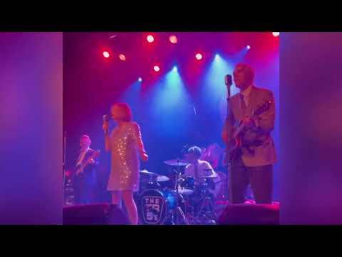 The TR5's. The Harlington, Fleet (supporting The Jam'D). Friday 4th November 2022.