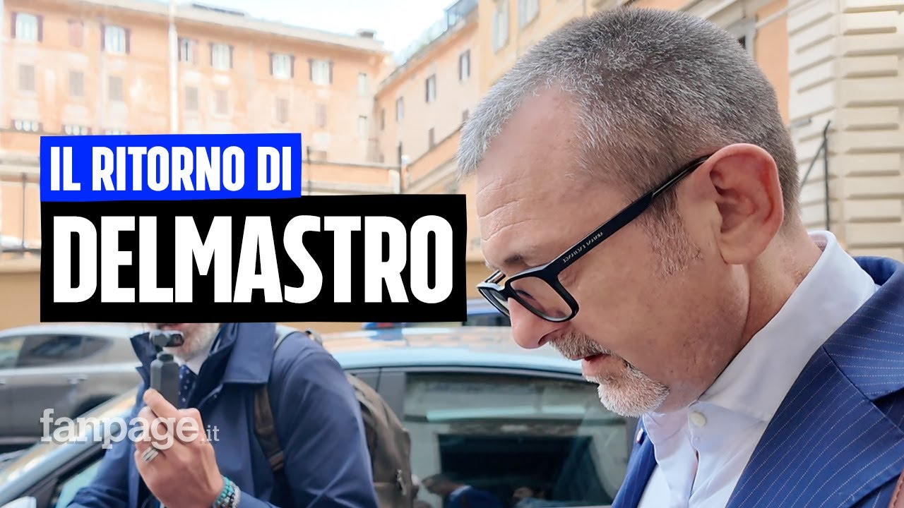 Il ritorno di Delmastro alla Camera. Ma l'ex sottosegretario fugge alle domande sulla bisteccheria