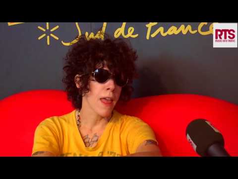 Interview de la chanteuse LP pour RTS, la radio du Sud 