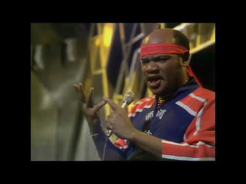 CARL DOUGLAS - KUNG FU FIGHTING - *LIVE*  - TOP OF THE POPS - 27/12/74 (RESTORED)