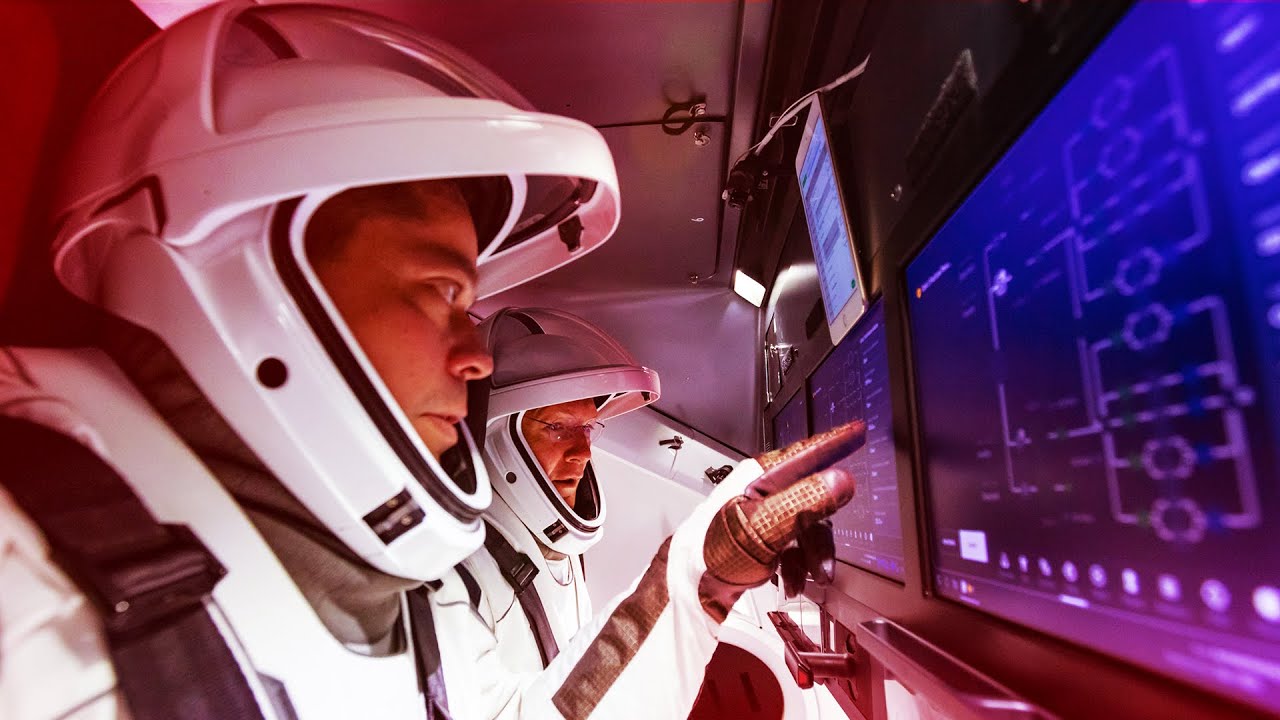 How a touchscreen controls SpaceX's new spacecraft