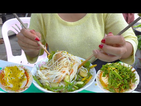 Nom Banhjok - $1 for a bowl - Phnom Penh Street Food @ Century Market