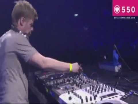 Ferry Corsten feat. Betsie Larkin - Not Coming Down