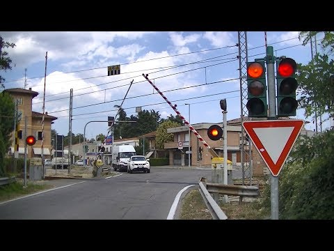 Spoorwegovergang Formigine (I) // Railroad crossing // Passaggio a livello