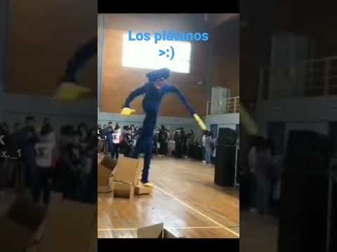 huggy wuggy se cae XD