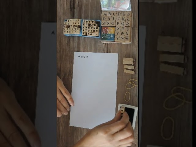 Vídeo relacionado con TNSLAND Juego de 40 sellos de alfabeto, letras, sellos de madera, alfabeto, números, letras, sellos de madera para arte, manualidades, fabricación de tarjetas