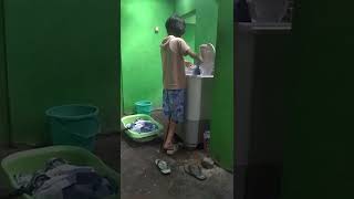 Download lagu gadis cuci baju#shorts mp3