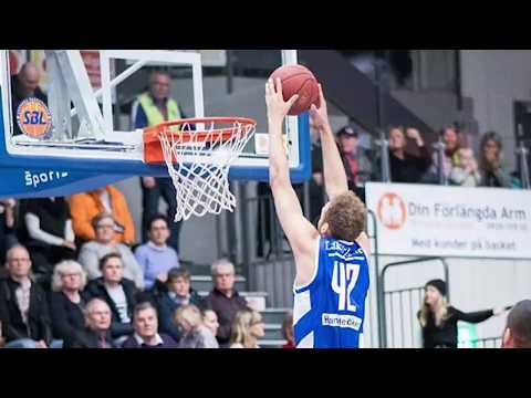 Denzel Andersson två dunkar vs. Djurgården Basket