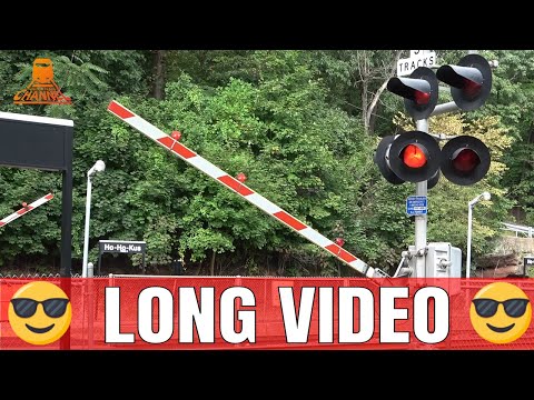 AMERICA RAILWAY CROSSING - 😎🚂 LONG VIDEO 🚂😎 - Train Station Ho Ho Kus - New Jersey