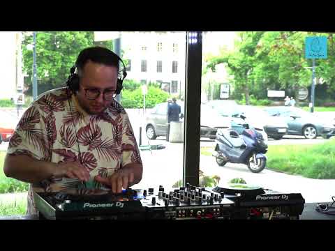 The Blue Oyster: Dj Lucky / 21.05 / 18 - 19