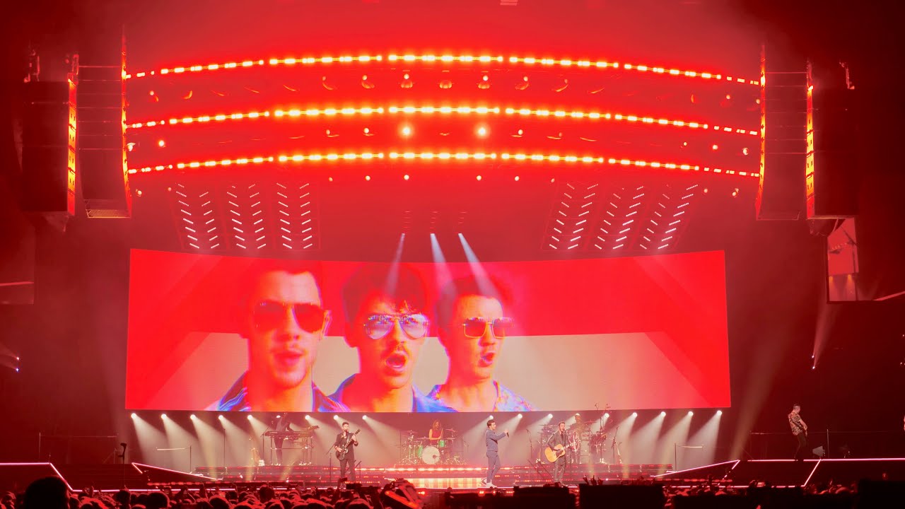 Jonas Brothers Happiness Begins Tour Lighting Design Rundown