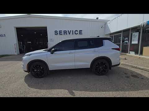2023 Mitsubishi Outlander NOIR