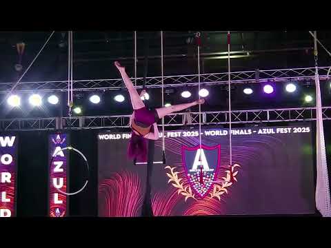 Aerial Silks - ZOE LUDMILA ARIAS ARGUELLO - EL ARTE DE VOLAR