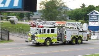 preview picture of video 'Roanoke County - Wagon 5, Ladder 5, and Medic 53 Responding'