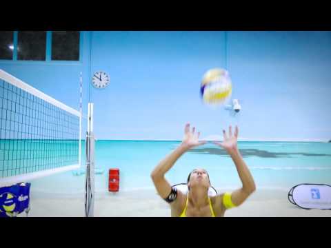 Oberes Zuspiel beim Beach-Volleyball: Technik Kira Walkenhorst