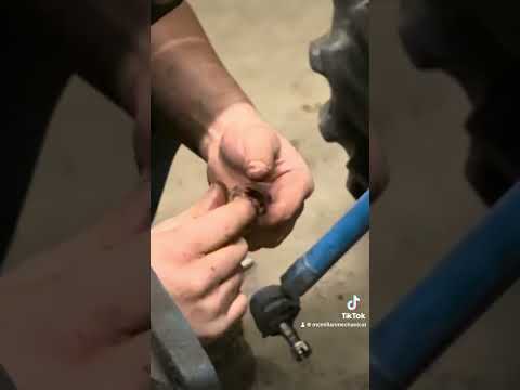 Ford tractor clutch replacement #alberta #mechanic #mechaniclife #work #ford #tractor