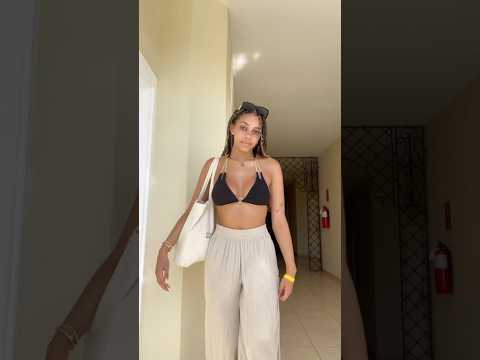 Beach outfit of the day! #travel #beachoutfit #beachfashion #outfit #style #bikini #travelblogger