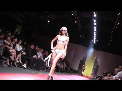 Audi Fashion Festival: Triumph 125th Anniversary, Pt 3