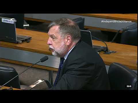 Projeto que vincula matrícula à vacinação avança no Senado