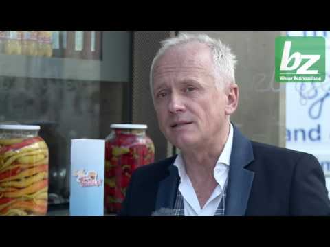 Senf oder Ketchup? Promi-Interviews am Wiener Würstelstand: Andy Marek