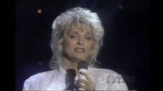 Oh Holy Night - Connie Smith