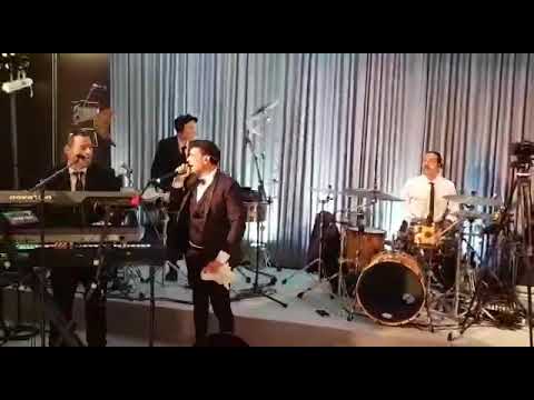 Kobi Brummer singing at wedding in London