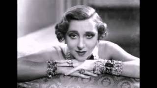 Coversation Piece (1934) Highlights with Noel Coward and Yvonne Printemps.