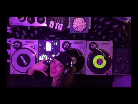 All vinyl mix for RadioFM4 ft DJ D Australia's premiere female turntablist 2022
