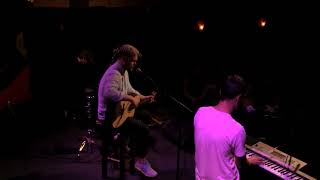 alt-J performing Warm Foothills at 94/7 Sessions
