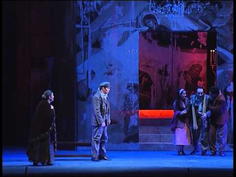 Η τελευταία σκηνή της Τρίτης Πράξης του μουσικού δράματος Το δαχτυλίδι της μάνας, του Μανώλη Καλομοίρη, σε παραγωγή της Εθνικής Λυρικής Σκηνής (2005). 