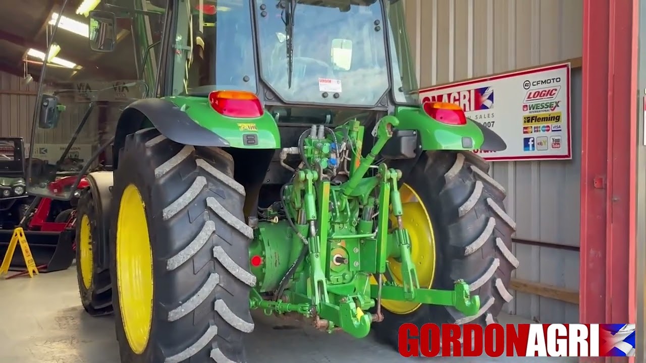 John Deere 5100M 4WD 