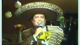 Miguel Aceves Mejia (Carabina 30-30)