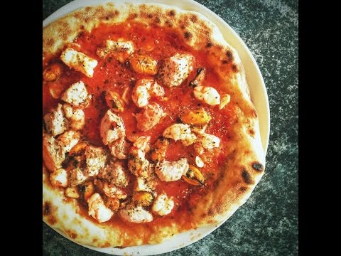 Come fare: pizza alla pescatora con frutti di mare. Pizzaricetta episodio 5.