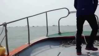 preview picture of video 'Záchranné práce na potopeném jihokorejském trajektu Sewol'